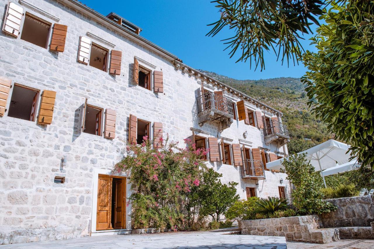 Guesthouse Mrshe Palace Perast Exteriör bild
